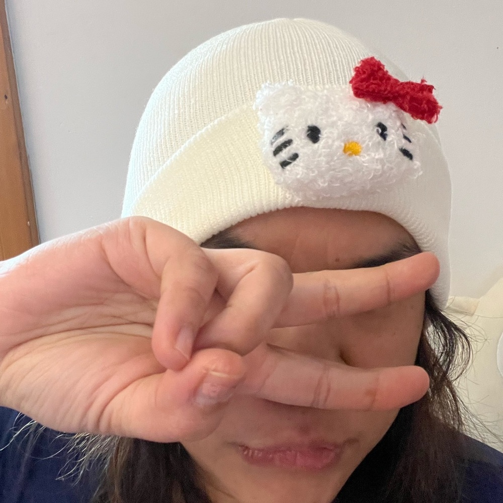 HELLO KITTY White Plush Toque Hat Sanrio Toy Patch Woolen Knit Kawaii Beanie NEW